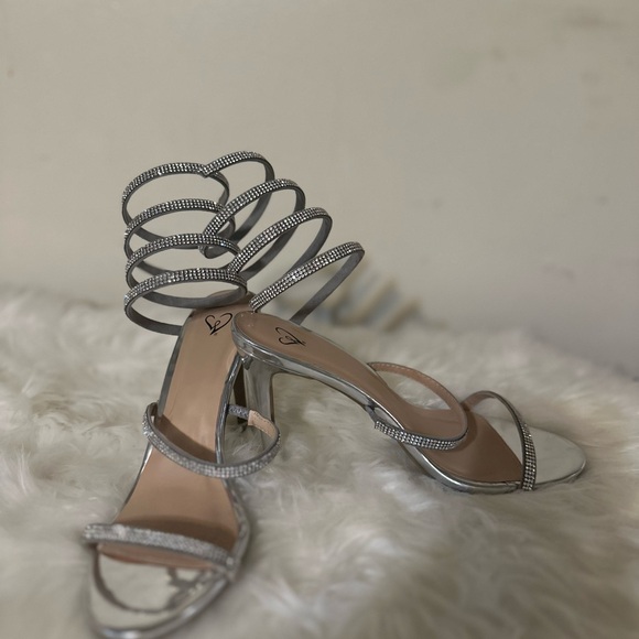 Nice shoes for that special - Picture 2 of 2